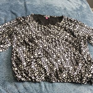 Vince Camuto Black & White Geometric Blouse